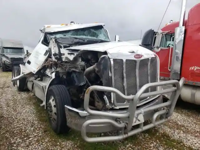 Peterbilt  579