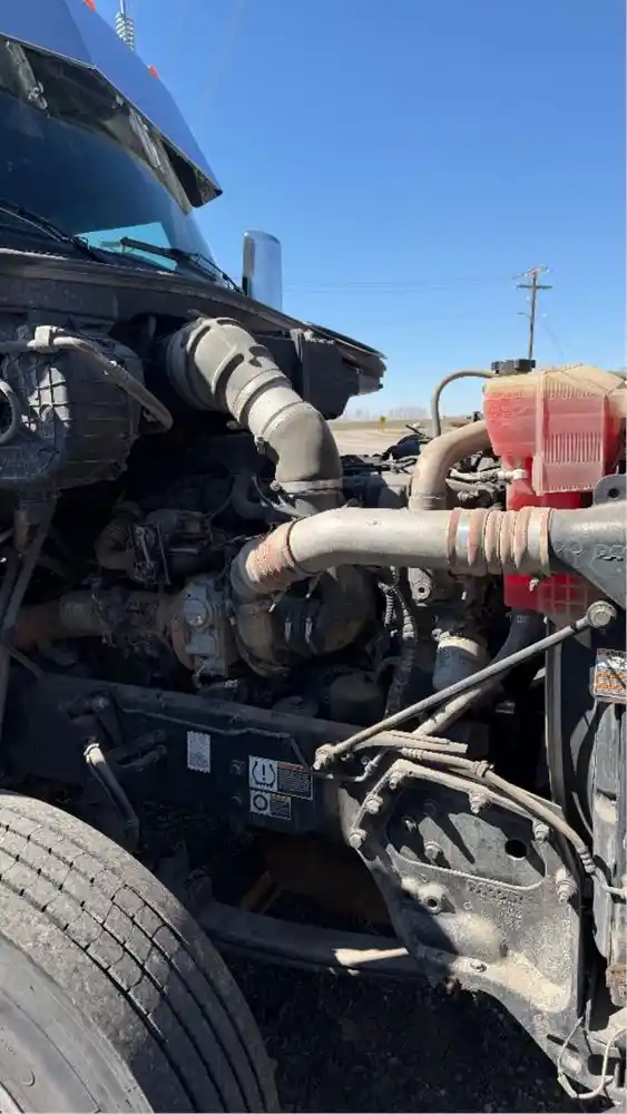 Image 12 of truck Used 2016 Peterbilt 579 Truck Tractor 