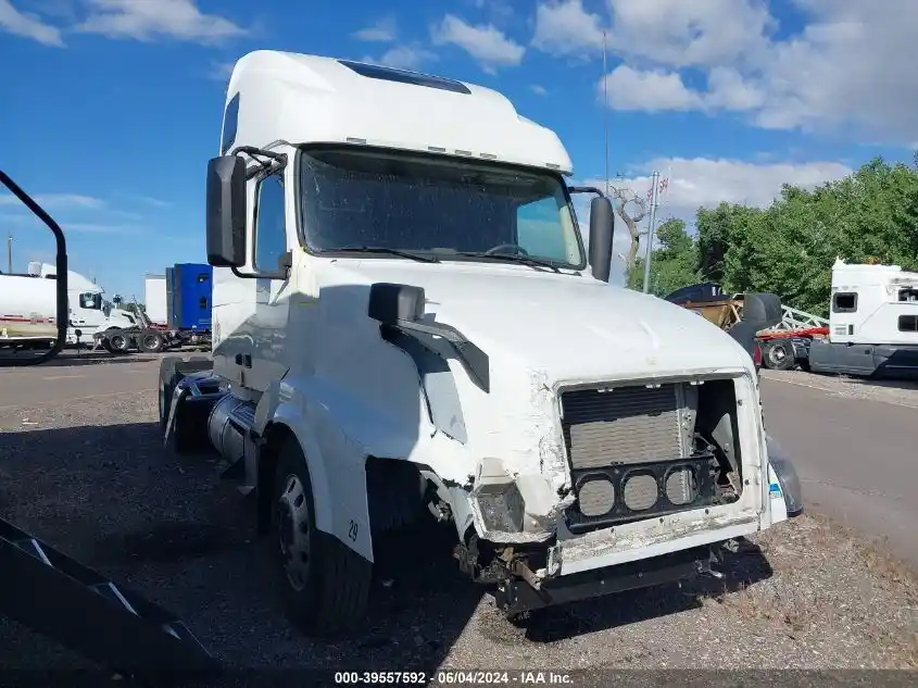 Volvo  VNL