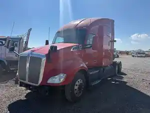 Salvage 2017 Kenworth T680 - 81125
