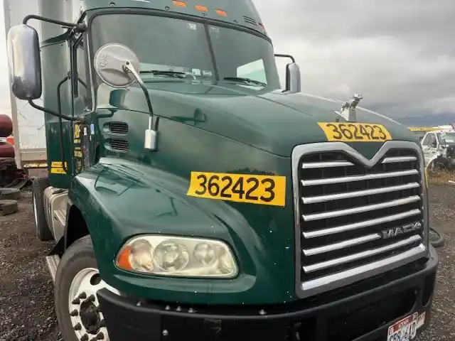 Image 2 of truck Used 2017 Mack CXU612 Truck Tractor 