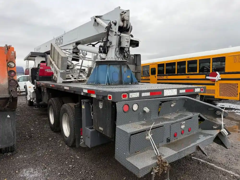 Image 3 of truck Salvage 2017 Peterbilt 348 Truck Delivery 