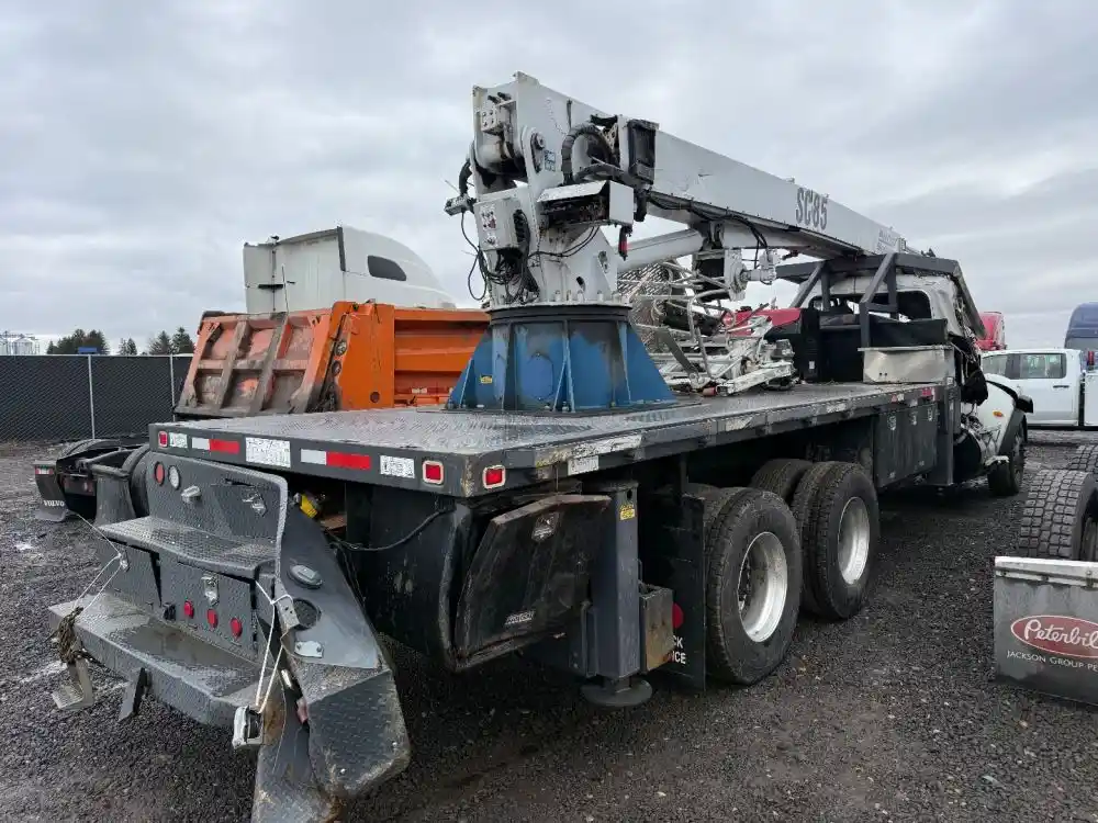 Image 4 of truck Salvage 2017 Peterbilt 348 Truck Delivery 
