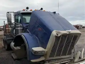 Salvage 2017 Peterbilt 389 - 31126