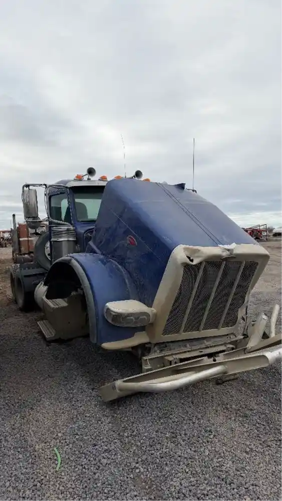Peterbilt  389