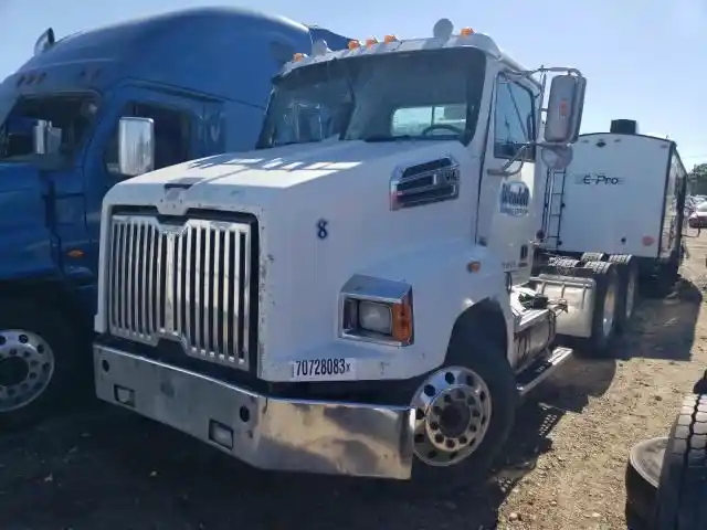 Western Star  4700