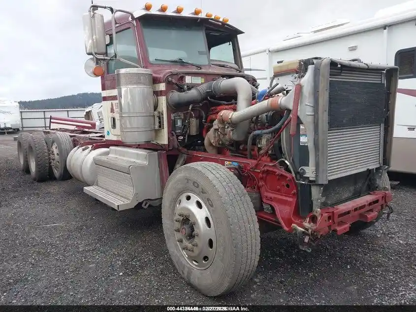 Image 2 of truck Salvage 2018 Peterbilt 389 Truck Tractor 