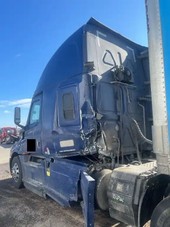 Freightliner  Cascadia 126