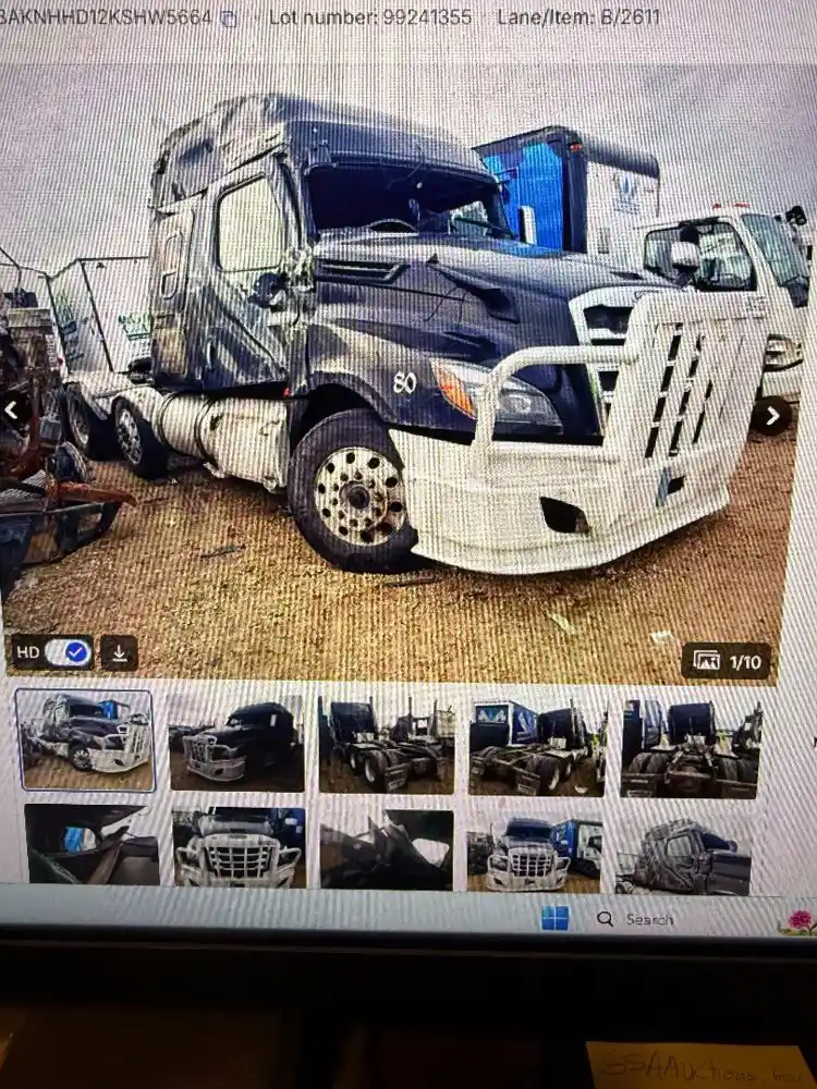 Freightliner  Cascadia 126