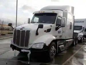Salvage 2019 Peterbilt 579 - 50125
