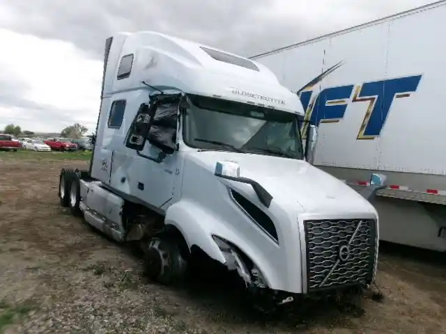 Volvo  VNL