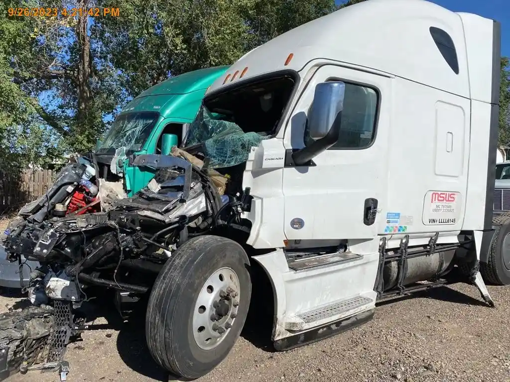Freightliner  Cascadia 126