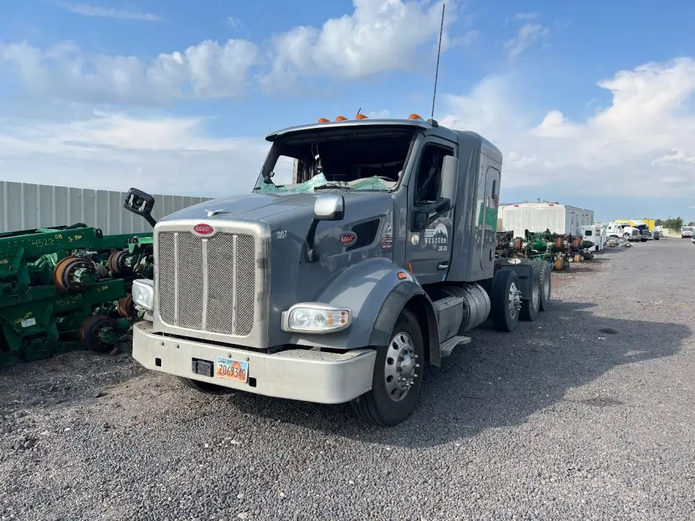 Peterbilt  567