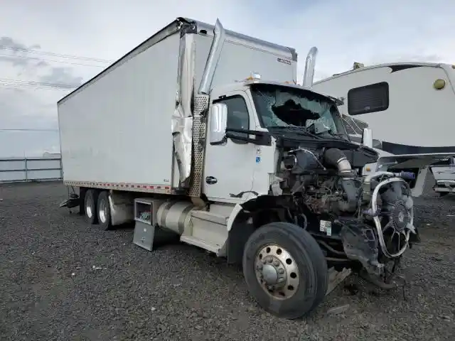 Kenworth  T880