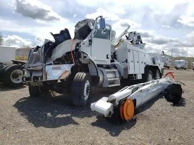 Peterbilt  348