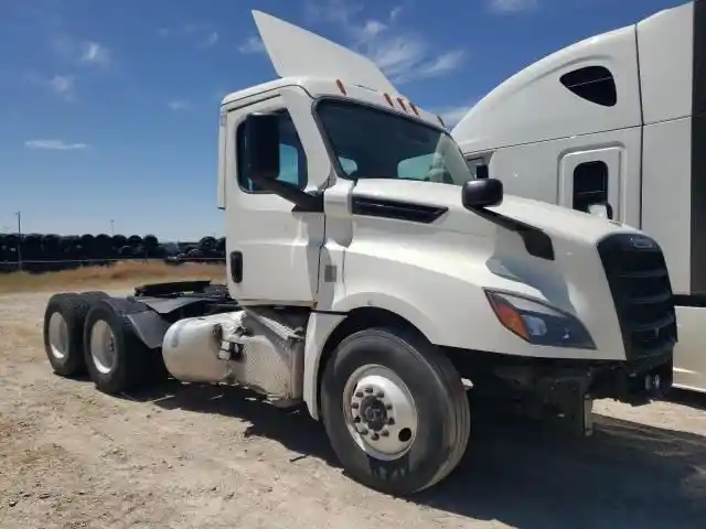 Freightliner  Cascadia 126