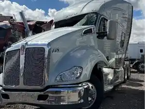 Salvage 2022 Kenworth T680 - 40126