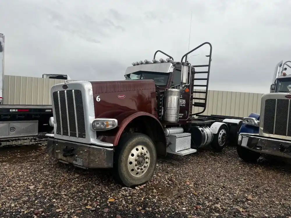 Peterbilt  389