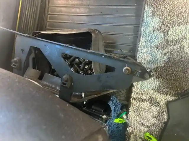 Image 8 of truck Salvage 2023 Peterbilt 579 Truck Tractor 