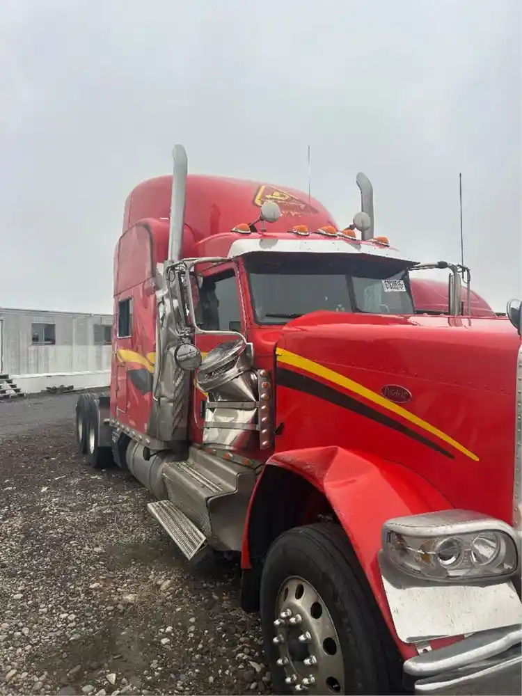 Image 10 of truck Used 2024 Peterbilt 389 Truck Tractor 