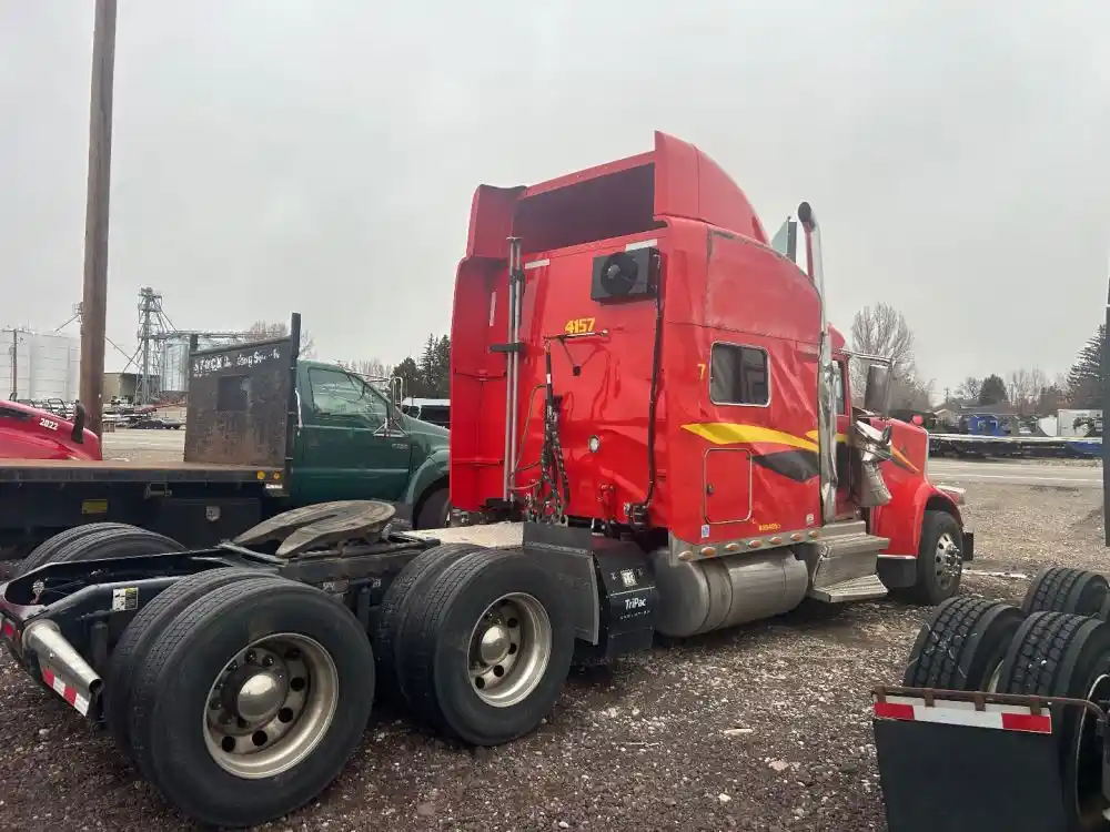 Image 3 of truck Used 2024 Peterbilt 389 Truck Tractor 