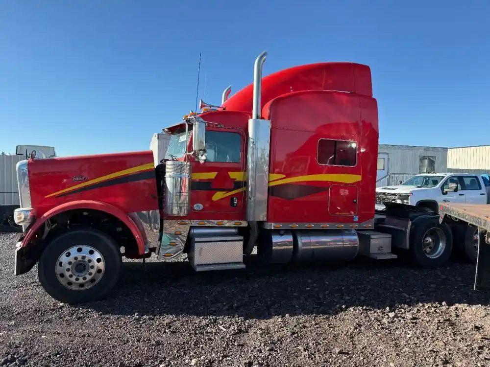 Image 2 of truck Used 2024 Peterbilt 389 Truck Tractor 