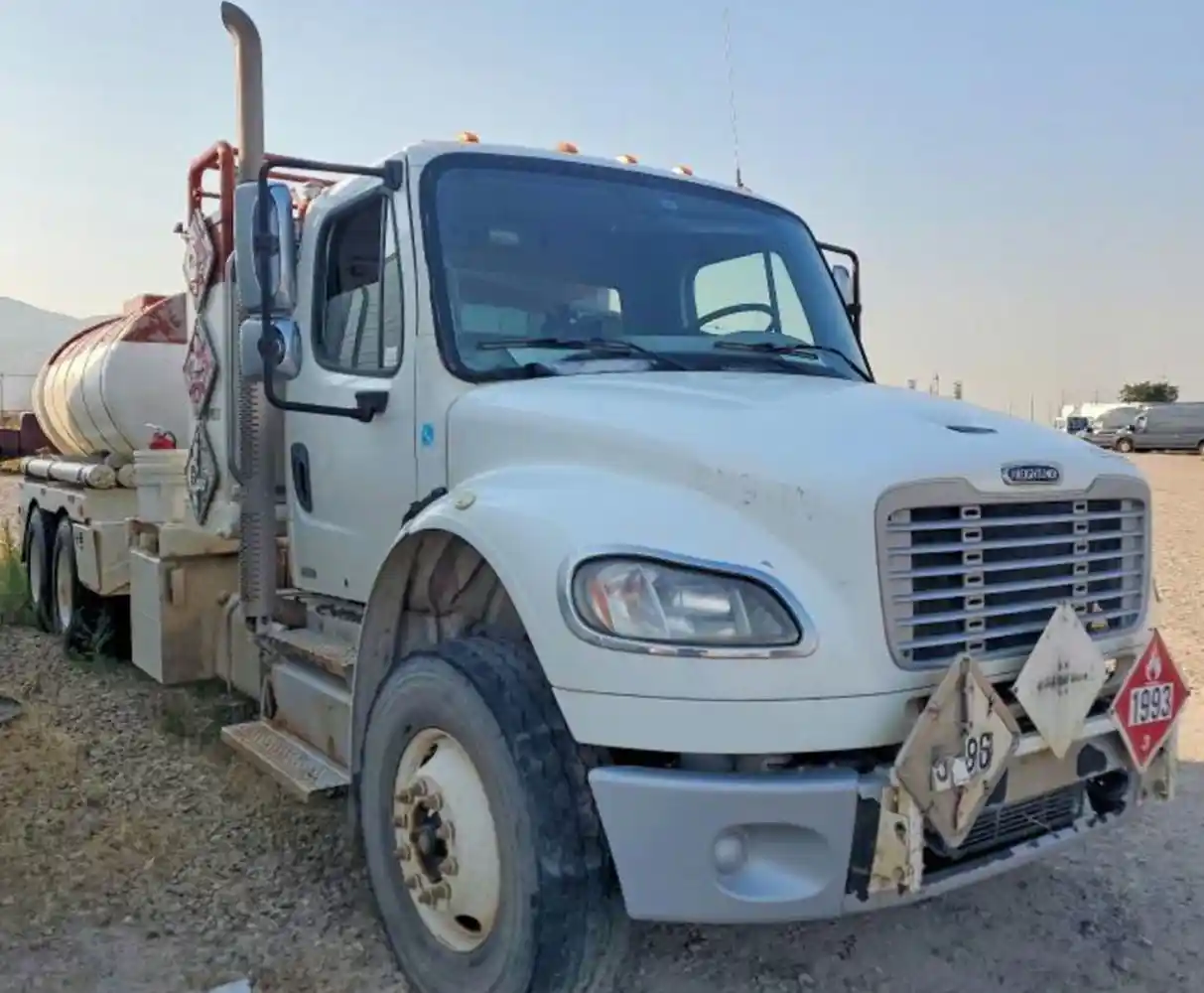 Freightliner  M2 106