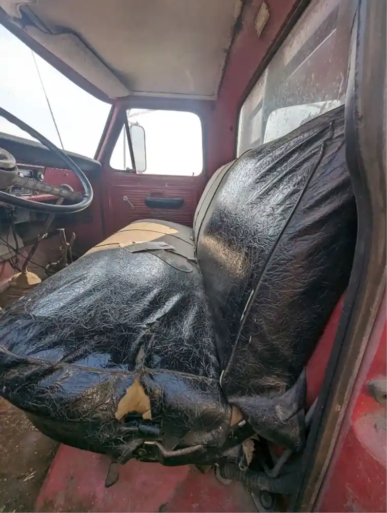 Salvage 1969 Ford F600 Custom Cab Grain Truck For Parts Winger