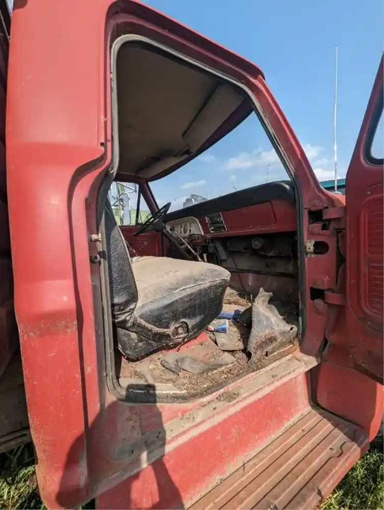 Salvage 1970 Ford F600 Custom Cab Grain Truck For Parts Winger, Minnesota, United States TPI