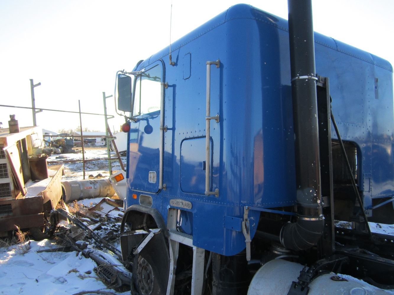 Salvage 1986 Freightliner CABOVER Cabover For Parts Winger, Minnesota