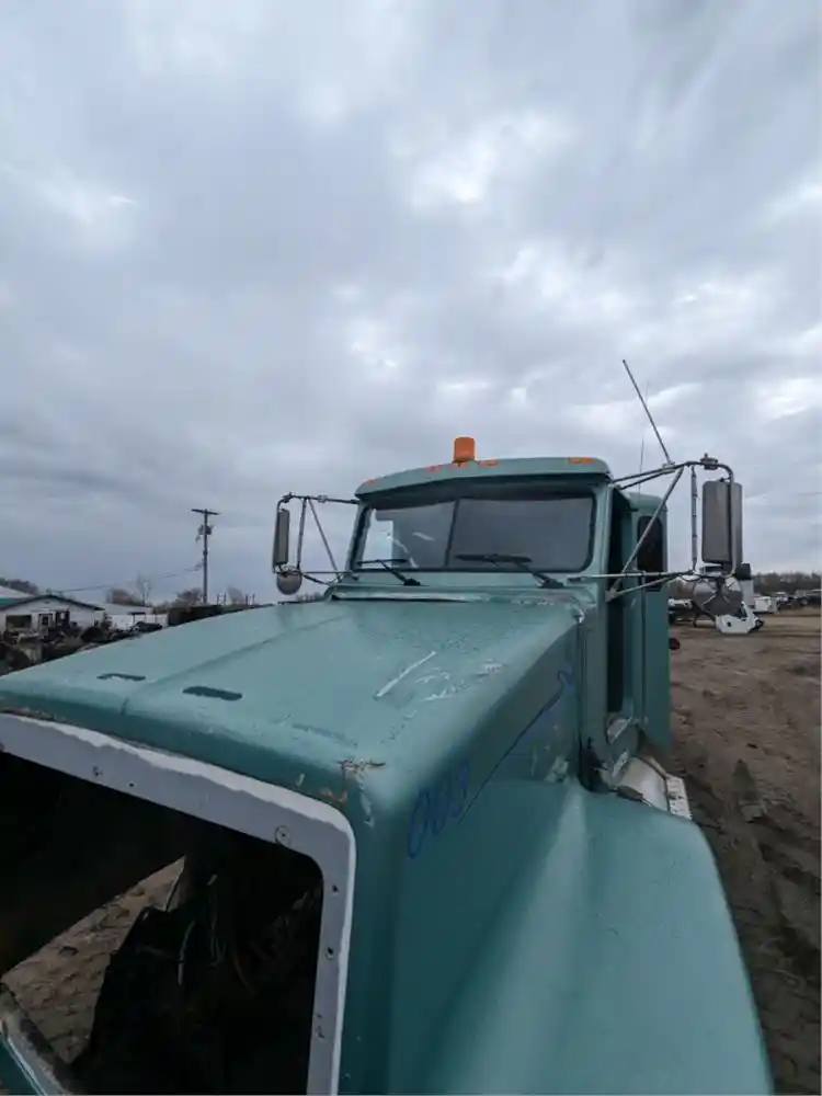 Salvage 1994 Marmon Long Nose Conventional Conventional For Parts Winger, Minnesota, United