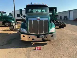 Complete 2019 Peterbilt 579 - 941