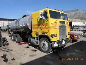 Salvage 1987 Freightliner COE - 322702