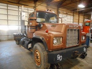 Salvage 1990 Mack RD688S - 008579