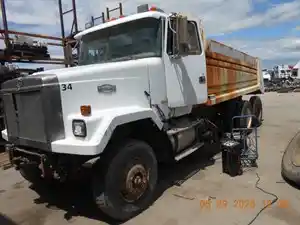 Salvage 1995 Autocar ACL64 - 515560