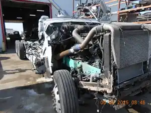 Salvage 1998 Freightliner FLD - 974075