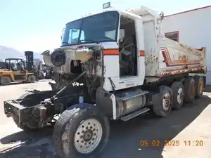Salvage 1998 Volvo ACL64F - 518760