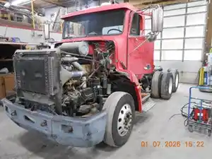 Salvage 2002 Freightliner FLD - K96398