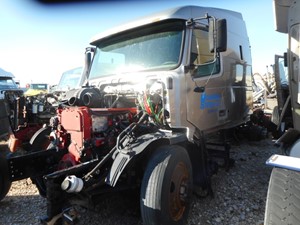 Salvage 2003 Volvo VNL - 350177