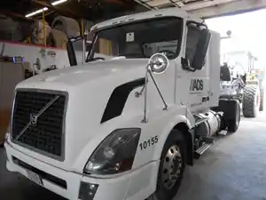 2010 Volvo VNL Truck for Parts (Stock #293414)) Part Image