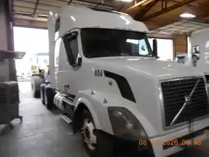 Salvage 2011 Volvo VNL - 537589