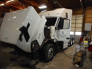 2013 Volvo VNL Truck for Parts (Stock #161219)) Part Image