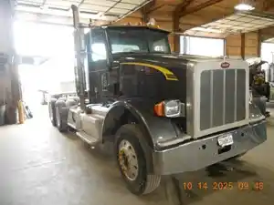Salvage 2015 Peterbilt 367 - 332146