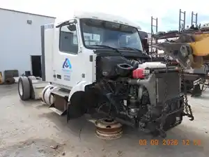 Salvage 2015 Volvo VNL - 952354