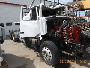 Salvage 2015 Volvo VNL - 952421