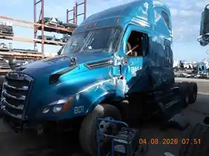 Salvage 2018 Freightliner Cascadia - HU5981