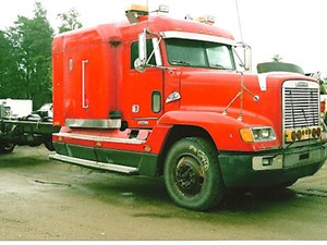 Salvage 1992 Freightliner FLD120 - 2416-FRTLR