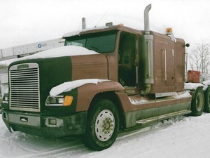 Salvage 1995 Freightliner FLD120 - 3092-FRTLR