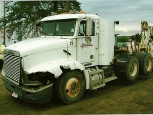 Salvage 1996 Freightliner FLD112 - 1796-FRTLR