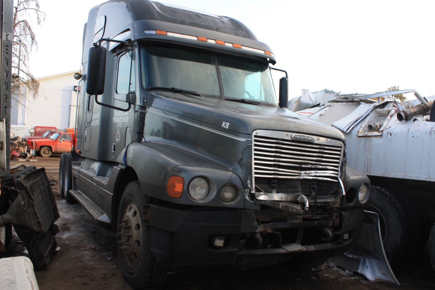 Salvage 1999 Freightliner CENTURY CLASS 120 Truck Tractor For Parts